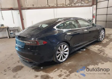 2013 Tesla Model S из США, поврежденный, VIN 5YJSA1CN2DFP04064